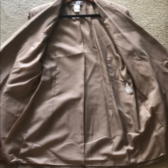 Jacket - Picture 3 of 4